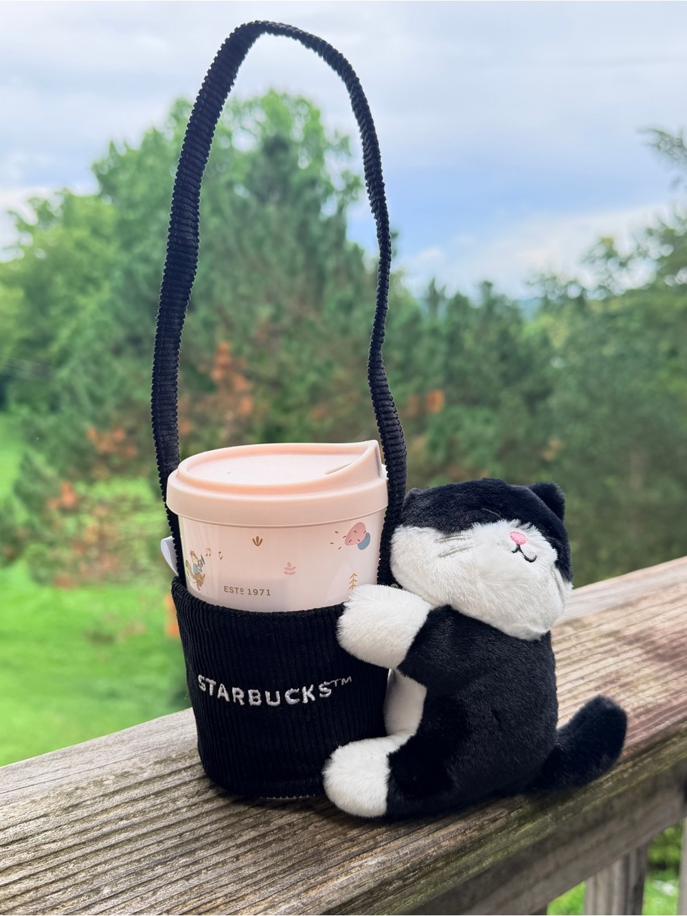 Starbucks Black & White Cat Plush Cup Sleeve Holder – Rare Taiwan - Picture 4 of 4